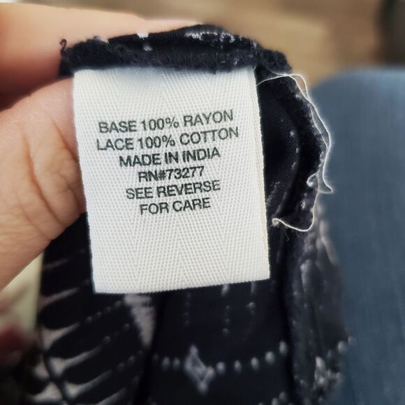 Mudd Boho Halter Top Black and White Women's Size Medium Lace - Picture 10 of 10